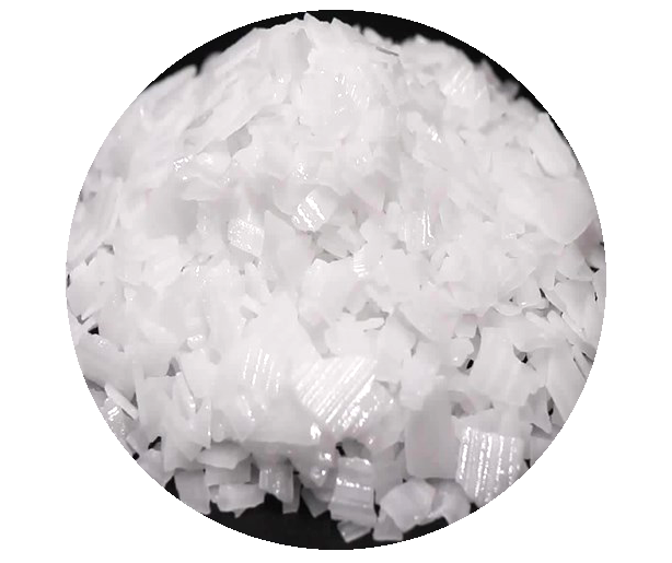 potassium-hydroxide-3-1 Potassium hydroxide có ngoại quan dạng vảy màu trắng
